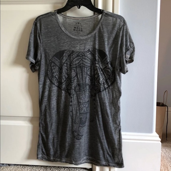 Elephant design tee - Picture 1 of 2